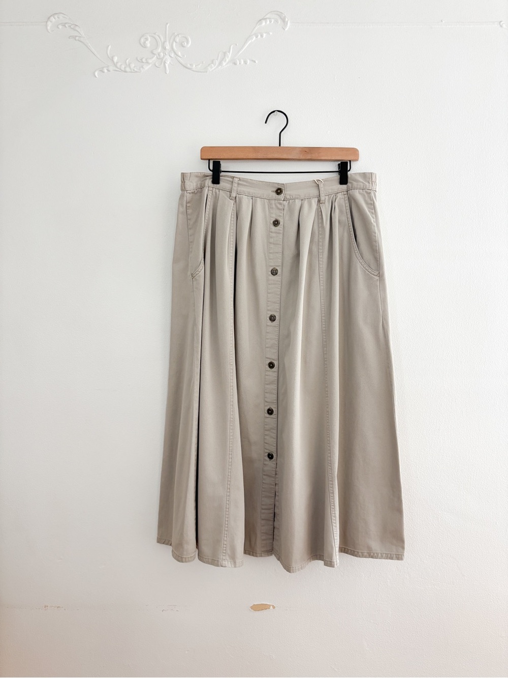Vintage Button-Front A-Line Midi Skirt in Light Beige